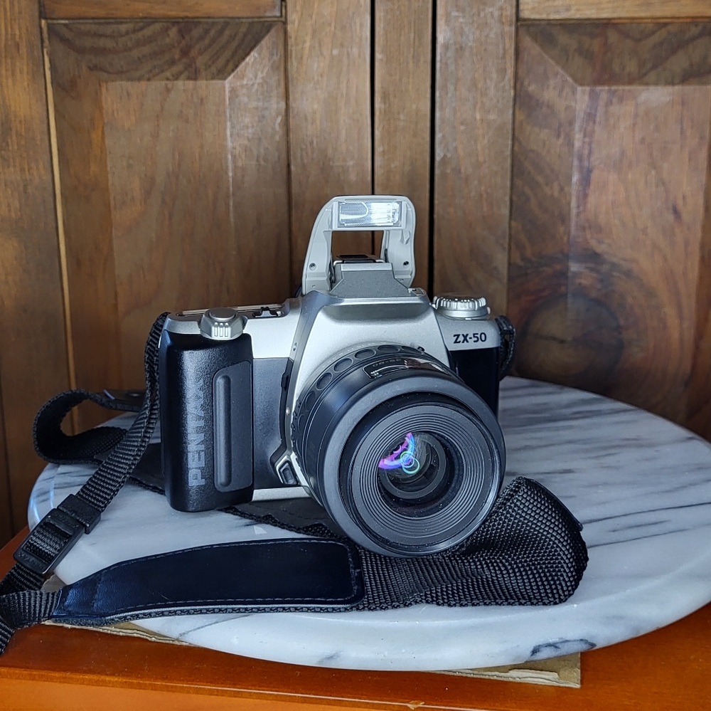 Pentax Black and Silver Film SLR Camera with Manual Controls - Picture 8 of 15